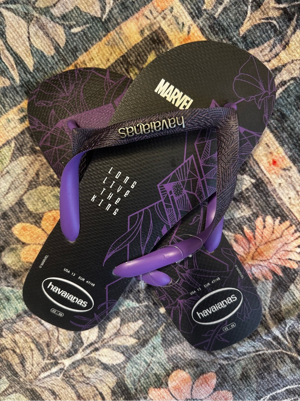 NWT Marvel Black Panther Sketch Design Flop Flops with Black and Purple Straps - Picture 4 of 4